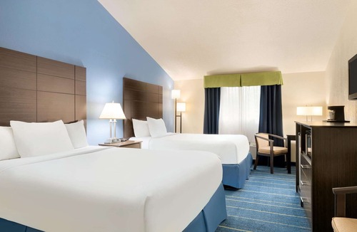 Silver Lake Hotel | Days Inn by Wyndham Tamworth