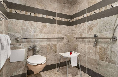 Silver Lake Hotel | Days Inn by Wyndham Tamworth