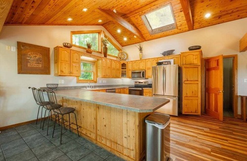 Mountainside House | Deep Creek Retreat | 5BR + Hot Tub + Game Room