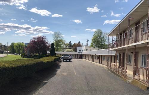 Owego Hotel | DEEPWELL MOTEL