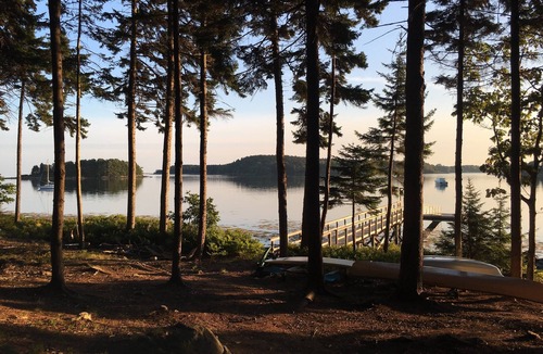 Sebascodegan Island Cottage | Delightful 2-bedroom cottage on Hen Cove in Cundy's Harbor