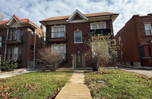 University City Apartment | Delmar Loop 2BR Work & Study Suite nr WashU