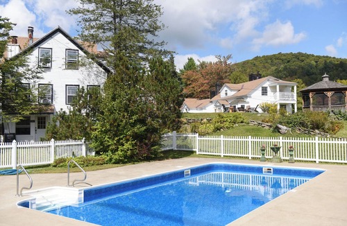 West Dover Resort | Deluxe King - 2nd floor in Historic Inn