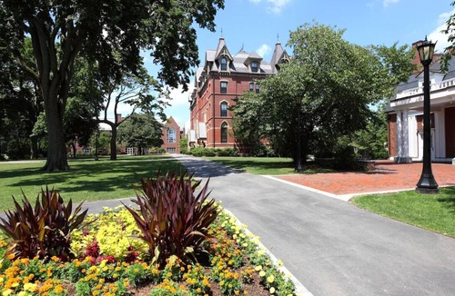 Cambridge Hotel | Deluxe King Retreat Near Harvard Square and Downtown Boston Adventures