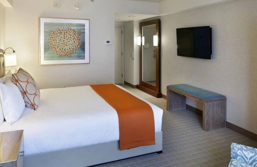 Seaport District Hotel | Deluxe King | Seaport Boston | Waterfront Seaport District, Harborwalk