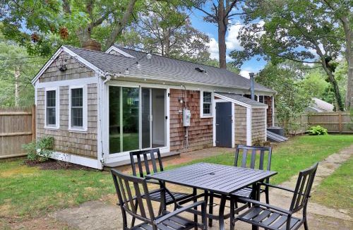 South Dennis House | Dennis Beach House - Walk to Beach - Pet Friendly
