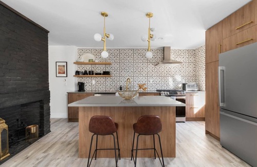 Warren Apartment | Designer 1st Floor Apt, Historic Downtown Warren