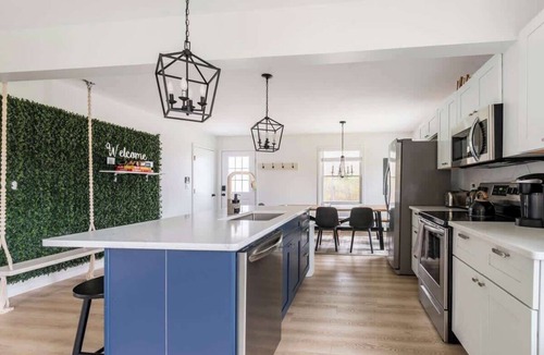 South Hill House | Designer Home on South Hill with EV charger
