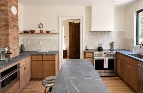 Oakdale House | Designer Home, Walk to Warren, Off-Street Parking, and 4-Bedroom/Loft