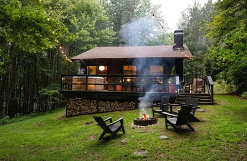 Denver Cabin | Destino Catskills Chalet - Hot Tub and Fire Place