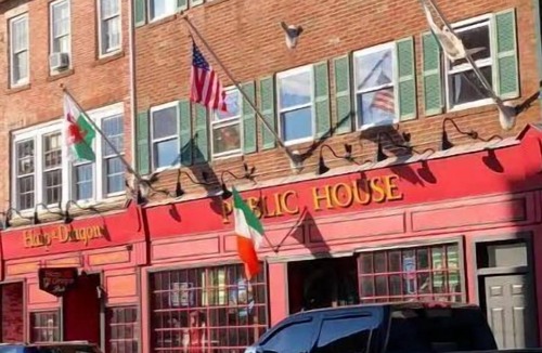 Norwich Apartment | Dinners on us! Above pub mins to casinos. Unit 3