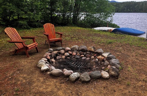 Conway Cabin | Direct Waterfront Log Cabin, Sweeping Mt Views, Sunsets, Fire-pit, Boats, Hiking