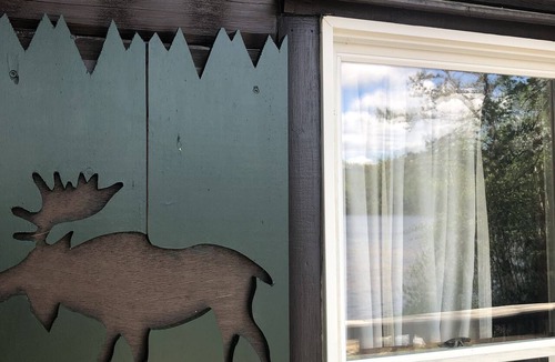Conway Cabin | Direct Waterfront Log Cabin, Sweeping Mt Views, Sunsets, Fire-pit, Boats, Hiking