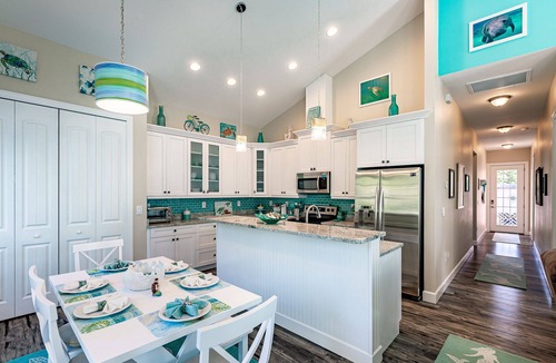 Weeki Wachee Gardens House | DIRECT WEEKI WACHEE RIVERFRONT! KEY WEST PARADISE!