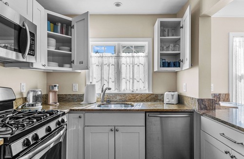 Easton's Point House | DISCOUNT WEEK OF JULY 19-26! Ocean views, Walk to Beach, Central AC, 4 Car Pk