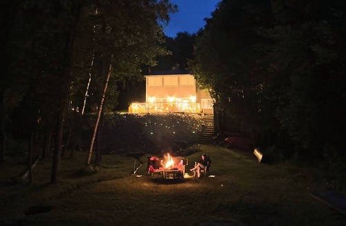 Tay Valley Cottage | Discover the Allure of Cottage Living at Farren Lake House