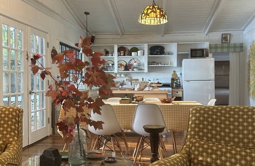 Warren Cottage | Dive into swimming, fishing, and canoeing—right on the shores of North Pond!