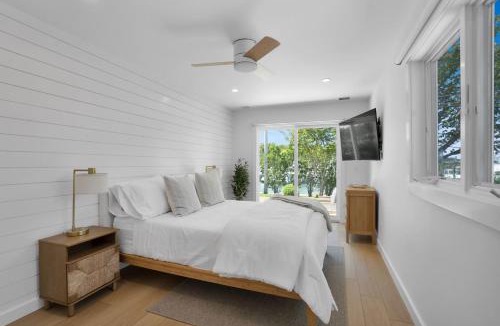 Culloden Shores Apartment | Dockside 2BR on The Marina - Free Parking Unit C