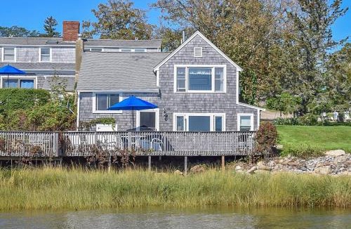 Eastham House | Dog Friend Waterfront Home