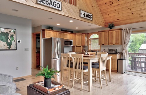 South Casco House | Dog Friendly, 3 Bedroom Home in Kettle Cove on Sebago Lake Maine, Boat Access