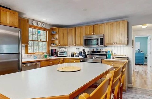 East Falmouth House | Dog-friendly Bournes Pond home minutes to downtown Falmouth with grill