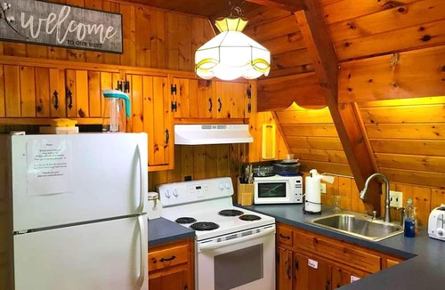 Jay Cabin | Dog-Friendly Chalet Rental near Whiteface Mountain and Lake Placid, New York