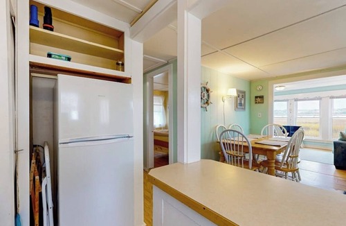 Wells Beach Cottage | Dog-friendly cottage with amazing sunset views, across the street from beach