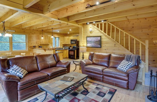 Greenwood Cabin | Dog-Friendly Greenwood Cabin < 1 Mi to Mt Abram!