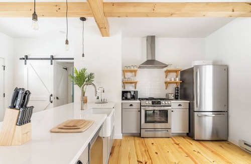 Narrowsburg House | Dog friendly home, fully fenced acre with heated hot tub & pool! No pet fees!