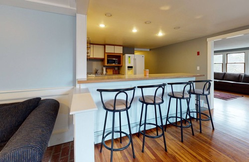 East Harwich House | Dog-friendly home near the beach with central AC, fast WiFi, and washer/dryer