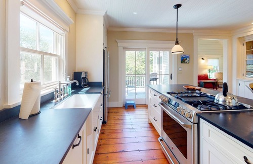 Tenants Harbor House | Dog-friendly house with fireplace, spacious deck, & bikes - snowbirds welcome