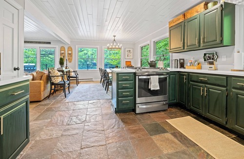 Newbury Cabin | Dog Friendly Lakefront Lodge with Private Beach
