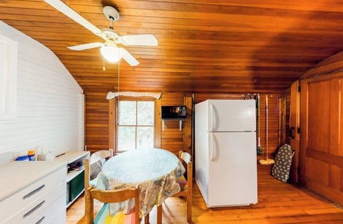 Charlotte Cottage | Dog-friendly, porch, kayaks, & million dollar views - right on the water