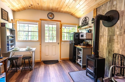 Bath House | Dog-Friendly Retreat in Bath w/Outdoor Shower