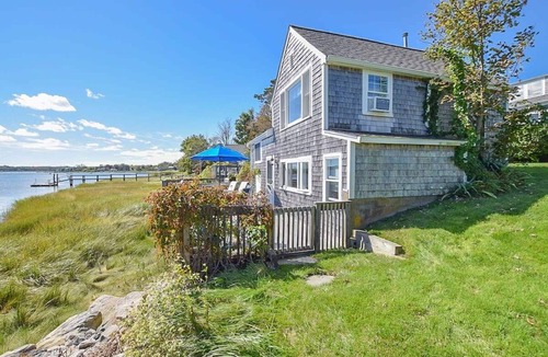 Eastham Cabin | Dog Friendly Waterfront Home!