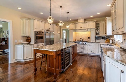 Dorset House | Dorset House with Huge Lawn, Fitness Room, Hot Tub, and Sauna