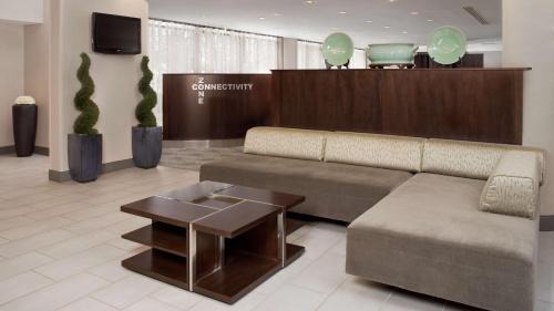 Schaumburg Hotel | DoubleTree by Hilton Chicago Schaumburg