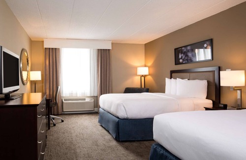 West Laurel Hotel | DoubleTree by Hilton Hotel Laurel
