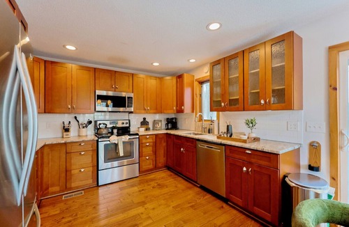 West Dover House | Dover Summer Specials-Barrel Sauna, Fire Pit, Hot Tub, Game Room, Dogs Welcome!