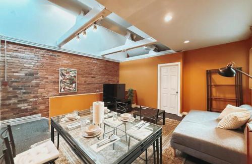 Church and Wellesley House | Downtown King Mstr Brdm w TV-Desk-Balcony-Near TTC