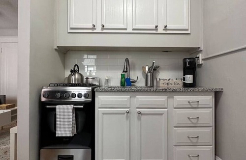 Dwight Apartment | Downtown New Haven Escape