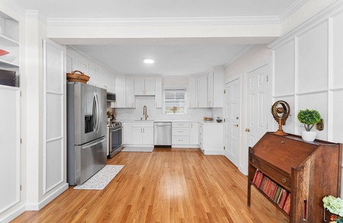 The Point Apartment | Downtown Newport- The Point Gem