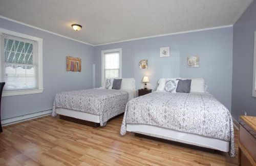 Wells Hotel | Drake's Island Resort & Cottages
