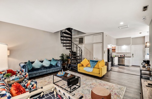 East Passyunk Crossing House | Dreamy & Cozy Downtown Home with In Law Suite