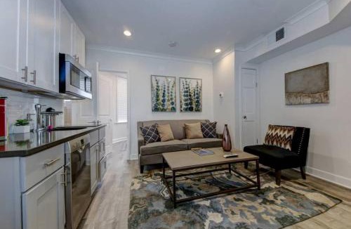 Dupont Circle Bed & Breakfast | DuPont Circle-Suite 6Kalorama Luxury Apartment