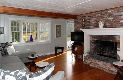 South Orleans House | East Dennis Gem with Access to private beach!
