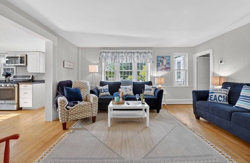 Dennis House | East Dennis Gem! Walk to Beach! Sleeps 10!