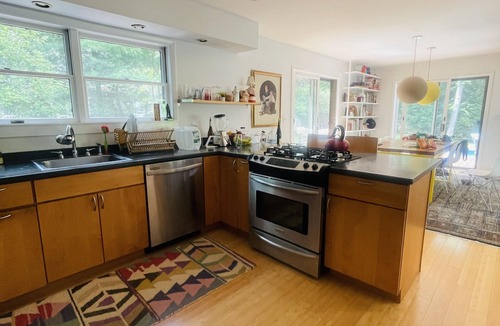 Springs House | EAST HAMPTON JEWELBOX: SALT WATER POOL, JACUZZI, SAUNA, OUTDOOR SHOWER!