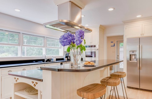 Northwest Harbor House | EAST HAMPTON: STYLISH & CHIC CLOSE TO VILLAGE