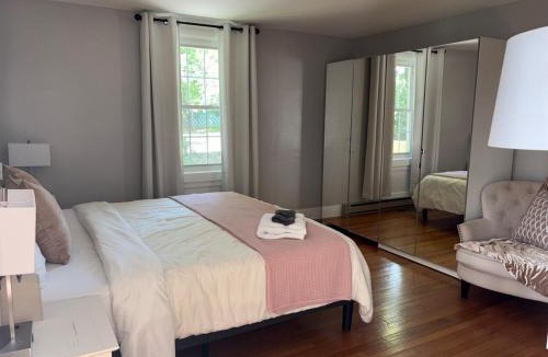 Newport East House | Easton View Retreat
